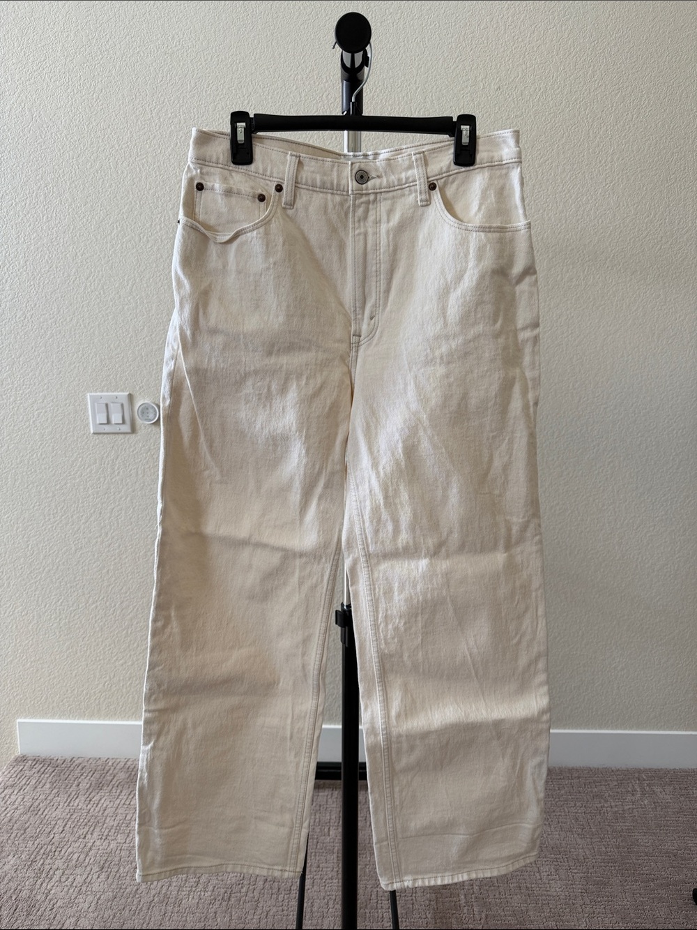 Abercrombie & Fitch Women's Relaxed Cream Jeans